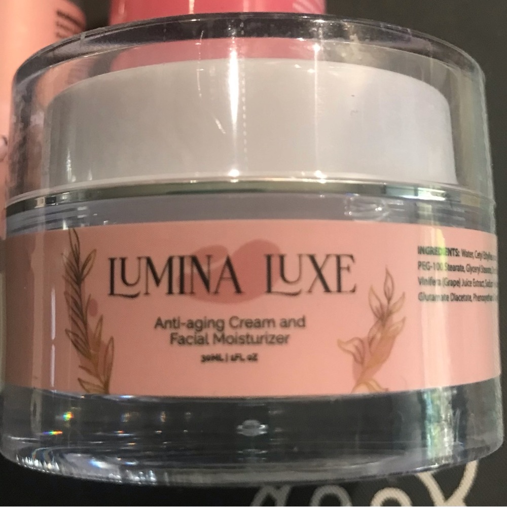 Lumina Luxe anti aging cream and face moisturizer 30 ml / 1 fl oz